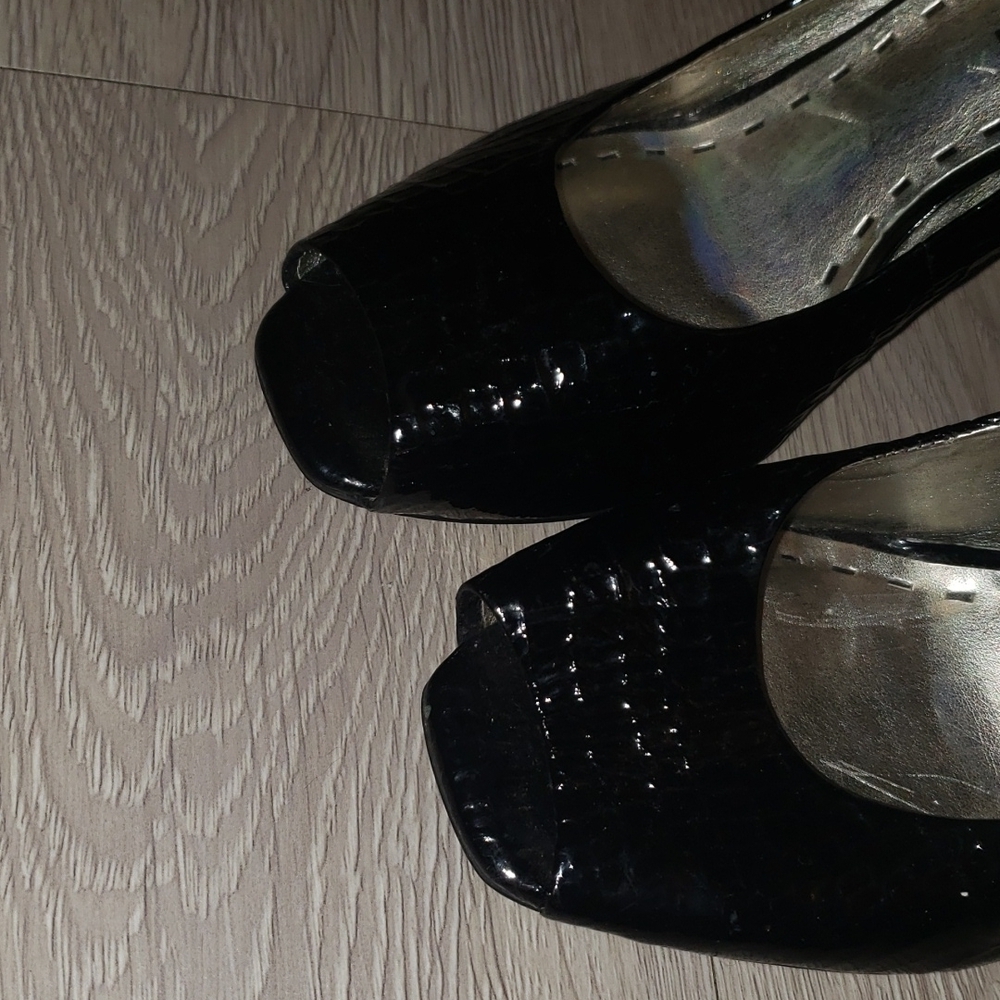 Gianni Bini Black Heel Shoes - Picture 2 of 9
